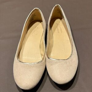 Lauren Conrad Women's Beige Flats with Gold Trim